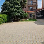 Vinko, Affittacamere 3*